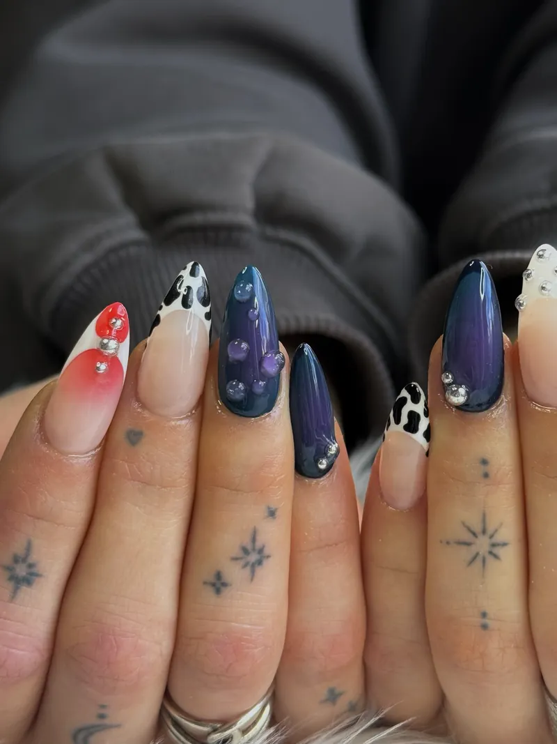 Yassie Nailzz mix en match gradient nagels met koeienprint