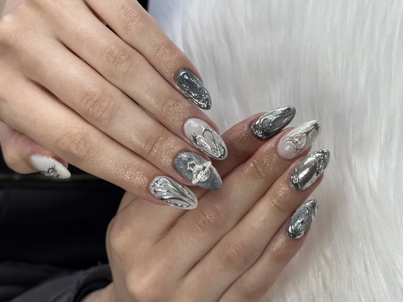 Almond nagels door Yassie Nailzz in Alkmaar